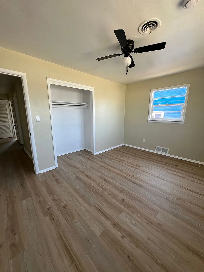 4 bed 1.5 Bath — Photo 4