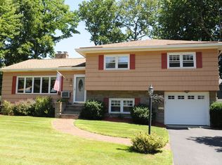 15 Cochrane Cir, Methuen, MA 01844