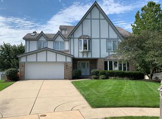 4530 Arbor View Dr, Lisle, IL 60532
