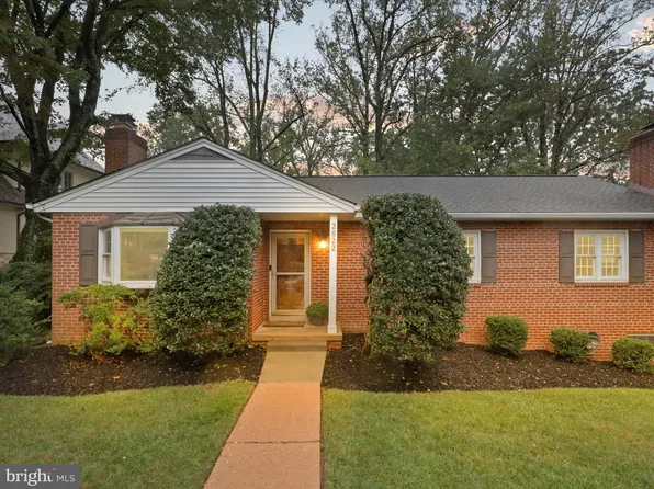 2822 N Harrison St, Arlington, VA 22207