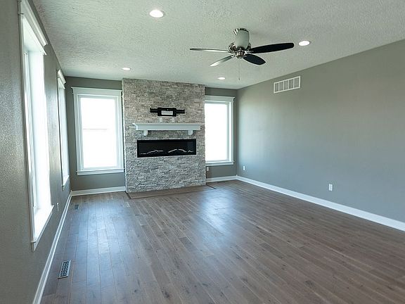 5th image of 2121 Iron Eagle Ct