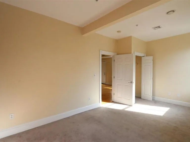 20 Trowbridge St #2 — Photo 8