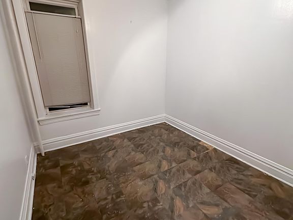 4th image of 908 N Laramie Ave Unit 1