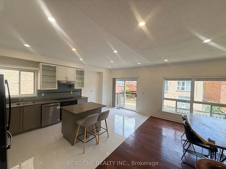 93 Brunswick Ave — Photo 6
