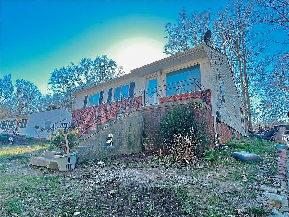 2nd image of 828 Glenwood Rd