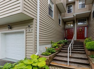 9 Rhea Run, Newton, NJ 07860