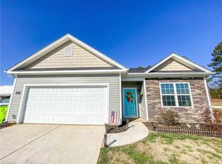 207 Naples Rd, Lexington, NC 27295