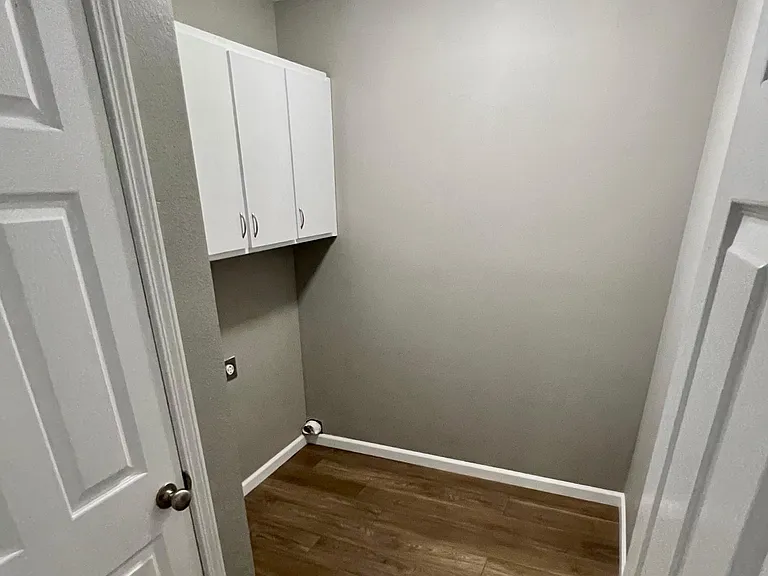 317 Stonegate Dr — Photo 8