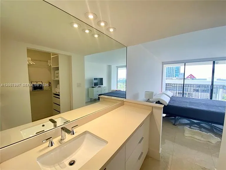 1901 Brickell Ave #B2007 — Photo 6