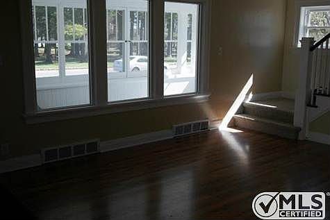 2nd image of 829 Woodward Ave