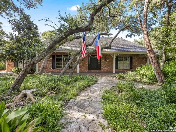 102 W Mossy Cup, Shavano Park, TX 78231