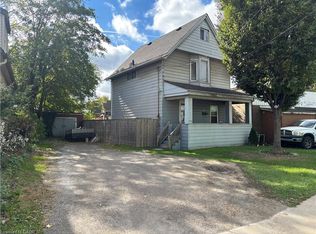 372 Beach Rd, Hamilton, ON L8H 3K5