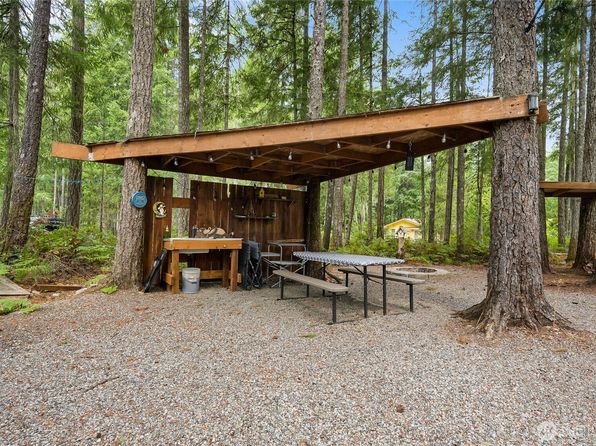 11 N Cutthroat Place, Hoodsport, WA 98548