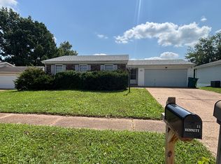 32 Westwood Estates Dr, Saint Peters, MO 63376