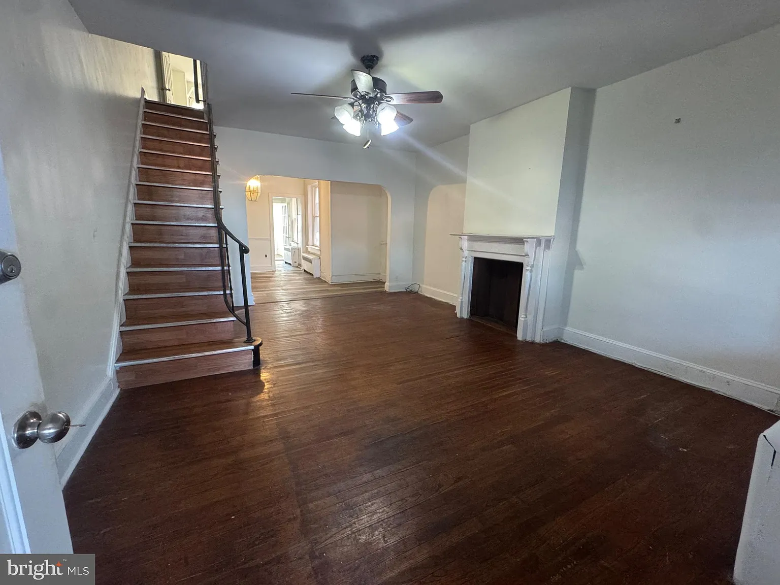 3 bed, 1.5 bath, 1725 sqft, $2,000 — Photo 3