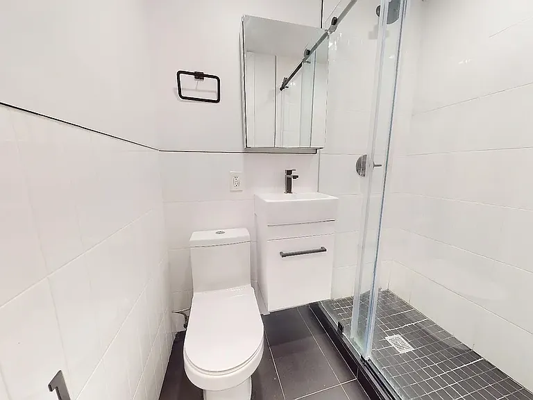 2785 Broadway #2D — Photo 4