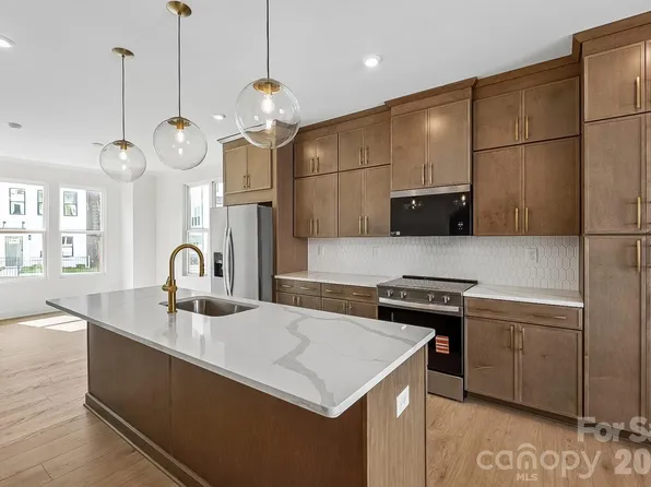 4038 Sophia Dr, Charlotte, NC 28217