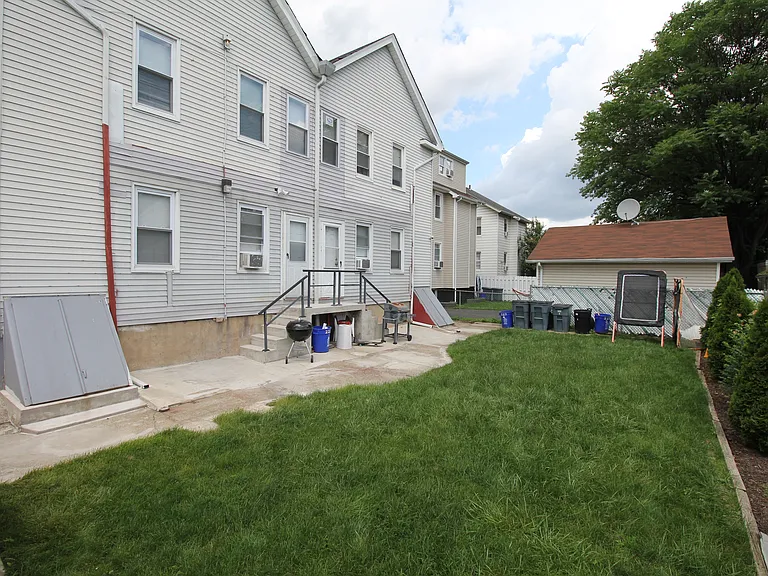 222 Irving Pl #4 — Photo 13