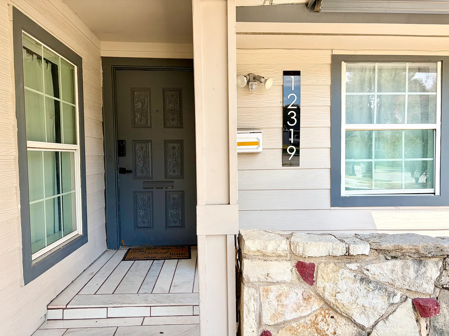 5 bed, 2106 sqft, $3,200 — Photo 2