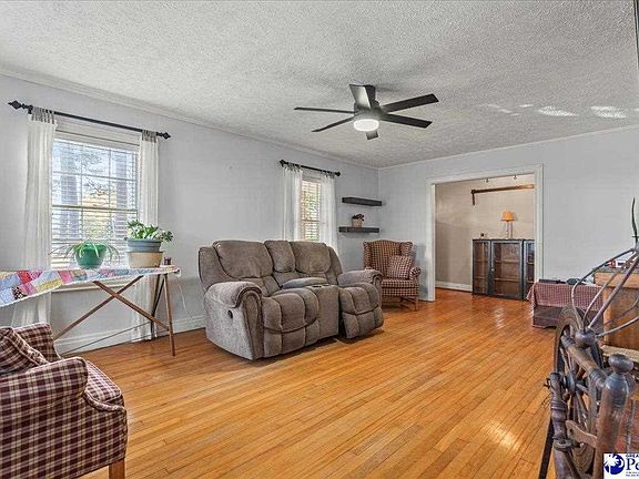5th image of 931 E Main St