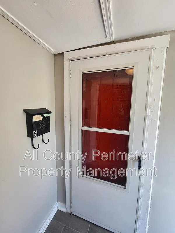 Building Photo - 3631 Washington St #5