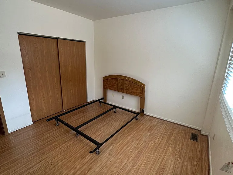 569 Woodmont Ave #A — Photo 6