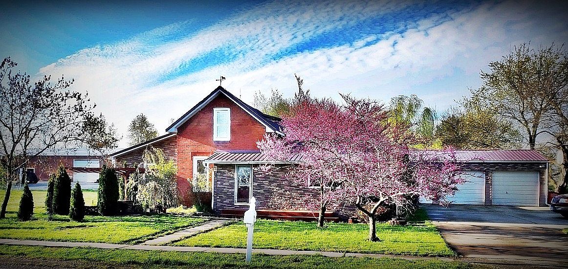 426 E Main St, Stewardson, IL 62463 Zillow