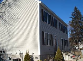 101 Sparks St, Lowell, MA 01854