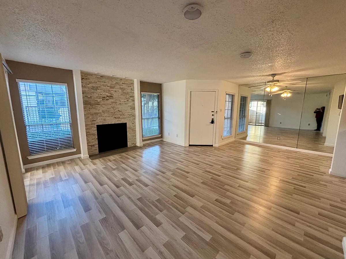 Building Photo - 12480 Abrams Rd #2805