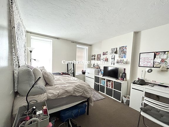 5th image of 90 Hammond St #3T