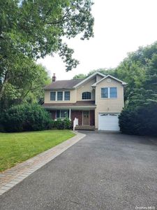 18 Rainbow Drive, Hauppauge, NY, 11788