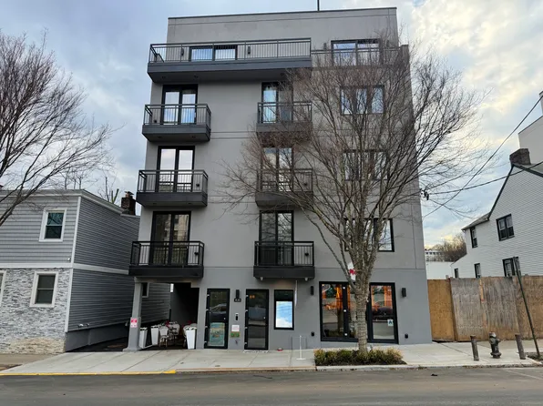 430 Saint Marks Pl #3B, Staten Island, NY 10301