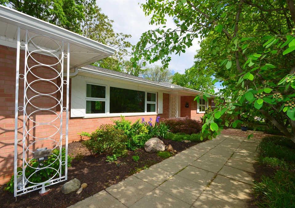 1st image of 2633 Beechmar Dr