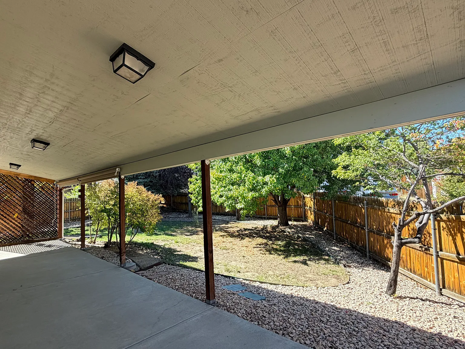 5 bed, 3960 sqft, $2,800 — Photo 2