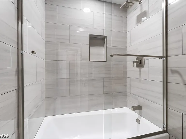 968 Pinehurst Dr — Photo 42