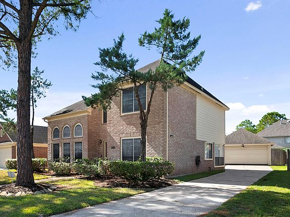 3rd image of 1414 Bluestone Dr