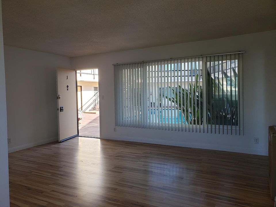 2nd image of 2016 W Paseo Del Mar APT J