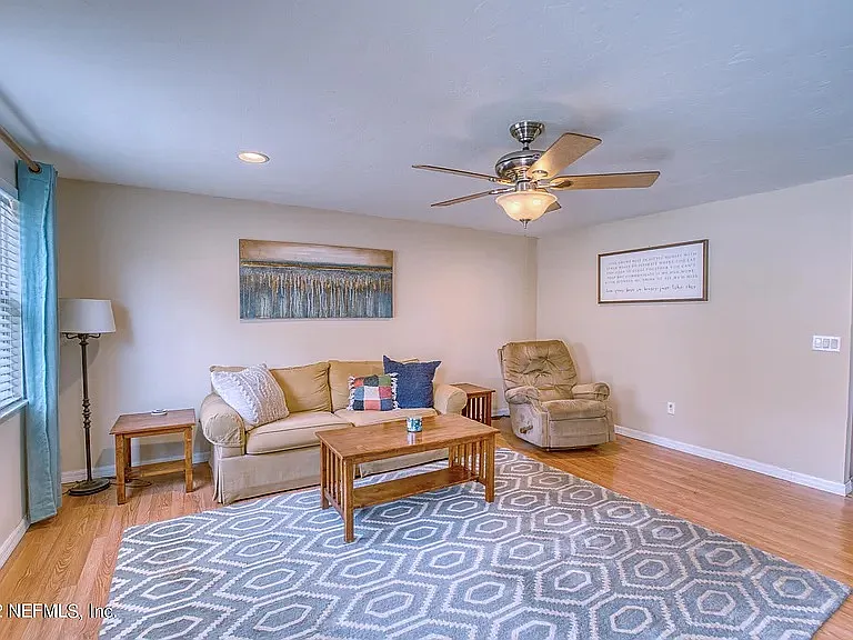 3048 Mangrove Ave — Photo 9