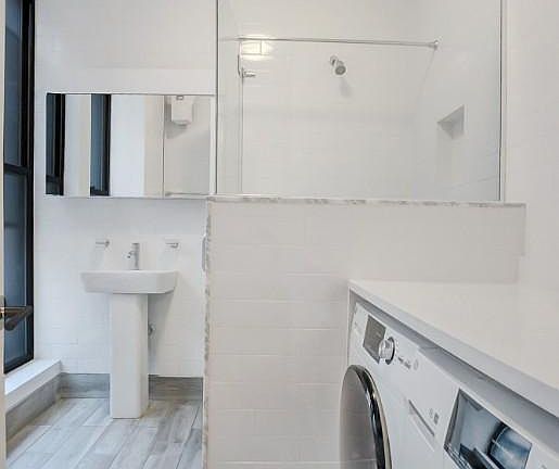 4th image of 200 W 58th St APT 5A