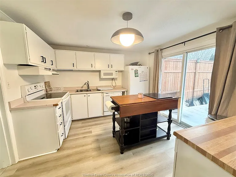 10664 Atwater Cres #MAIN — Photo 8