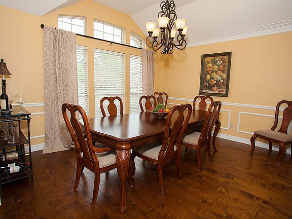 5th image of 8035 Gleneagles Dr
