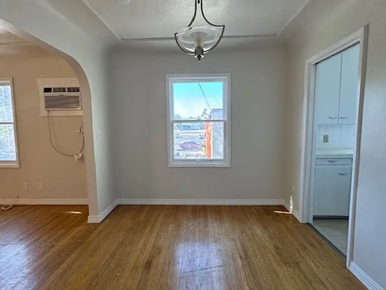1257 N Van Ness Ave — Photo 24