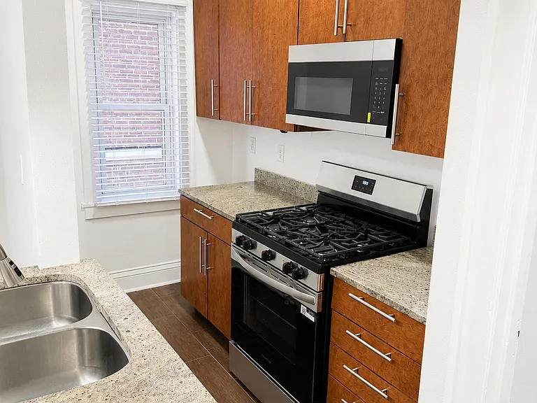 2881 Irving Ave S #106 — Photo 5