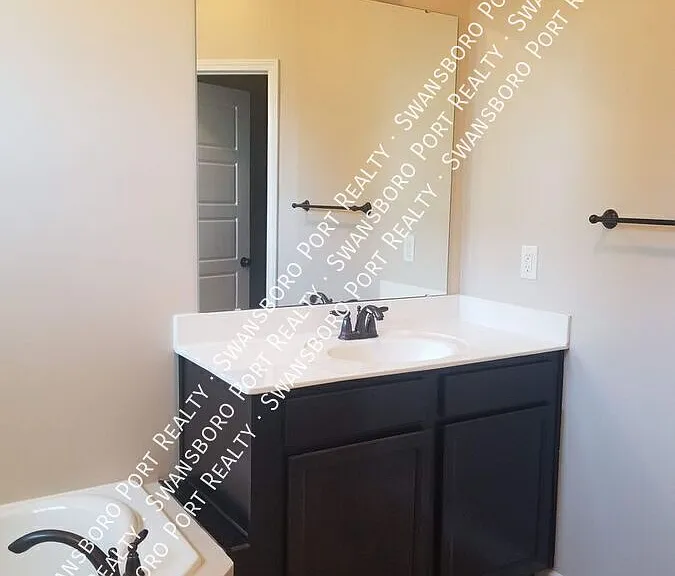 411 Cyrus Thompson Dr — Photo 26