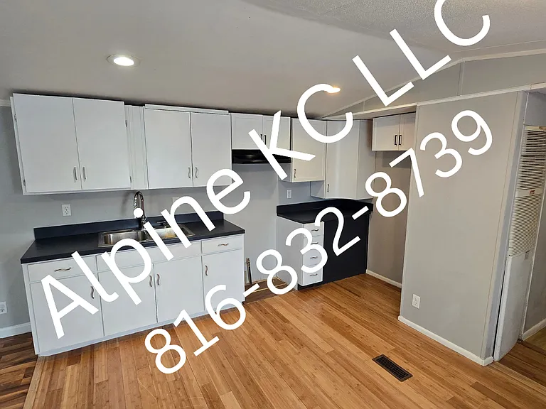 175 Countryside Ln — Photo 3