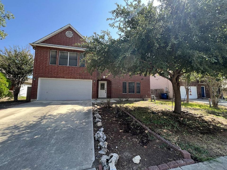 1st image of 750 Pinehurst Dr