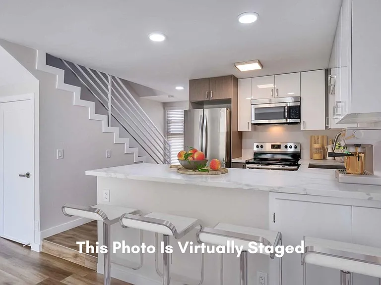 2106 Manhattan Beach Blvd — Photo 13