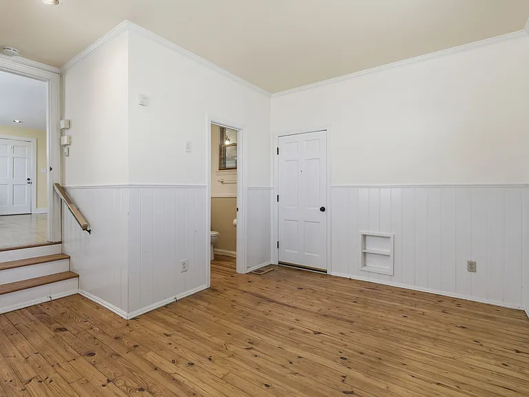 1301 Clarke St — Photo 12