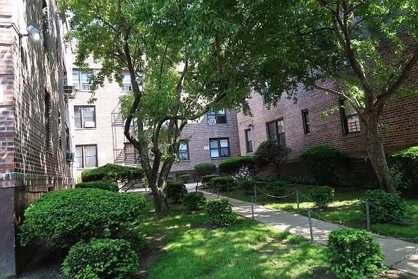 Rented by Atlantic Management Co Inc | media 21