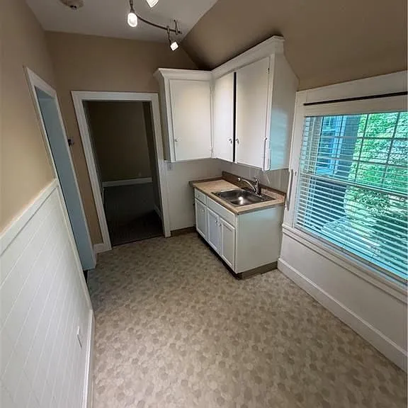 27 W Park Pl #2F — Photo 3